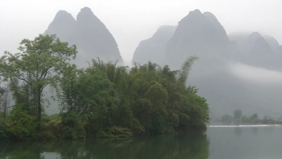 阳朔遇龙河